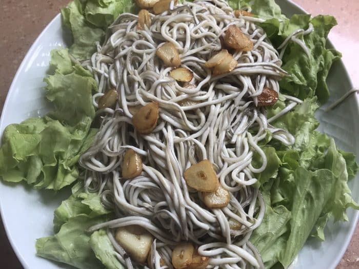 Ensalada templada de gulas