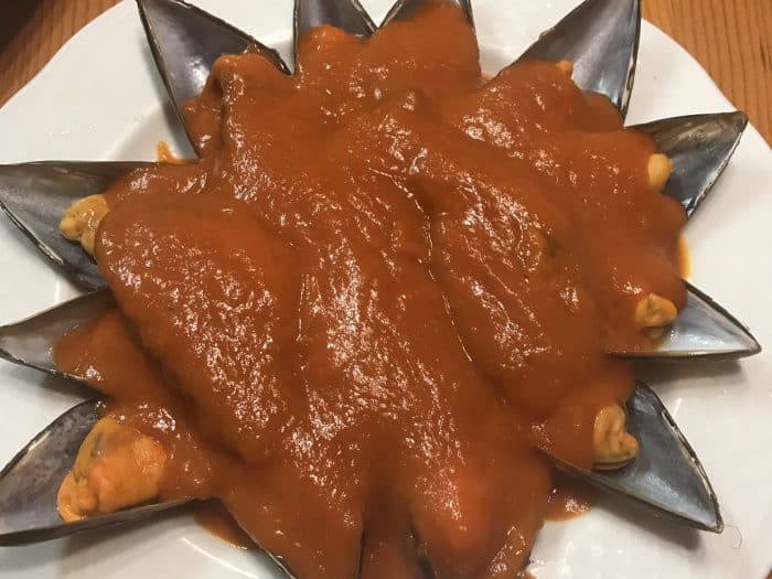 Mejillones con tomate