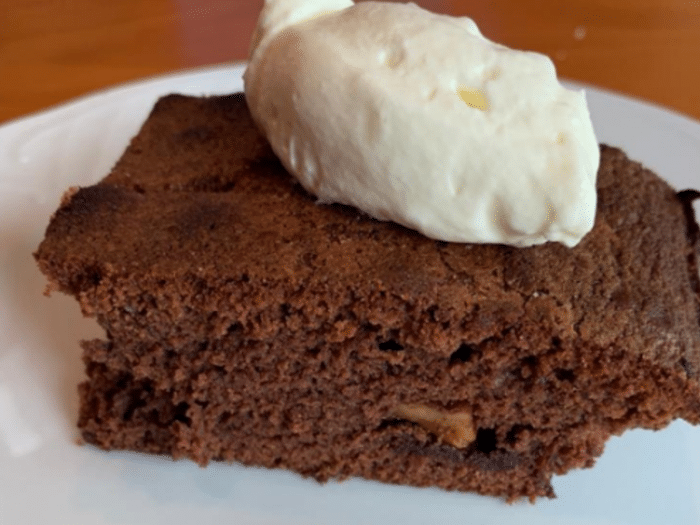 Brownie con nueces caramelizadas