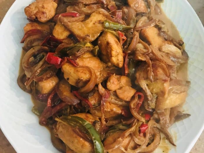 Pollo al Curry con pan Naan